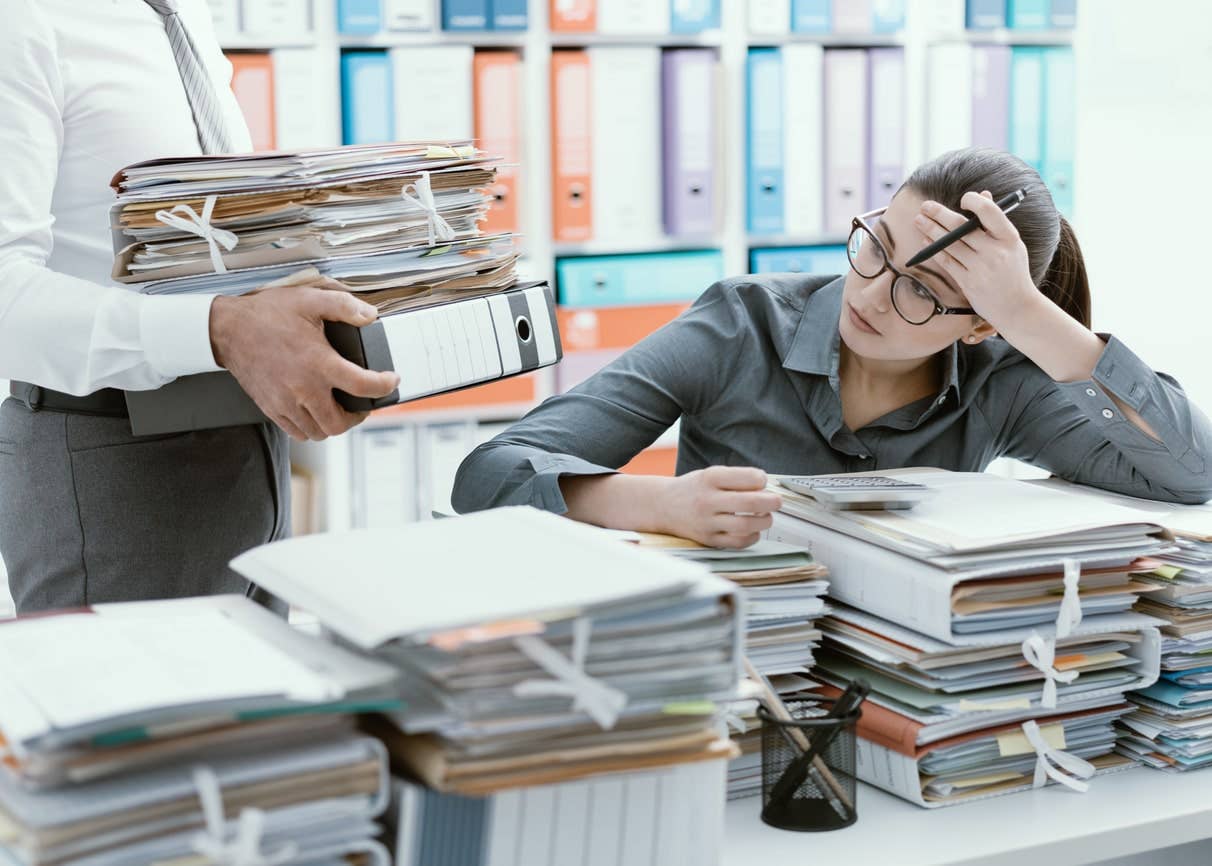 Tips & Tricks for Decluttering your Workspace